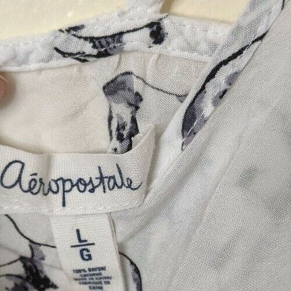 Aeropostale Sheer Elephant Button Front Rayon Hi-Lo Cropped Top Large - Picture 10 of 10